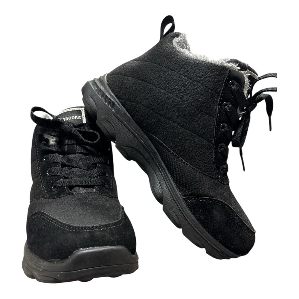 Women’s Black Outdoor Boots with Gray Faux Fur lining Size EU 39, US 8
